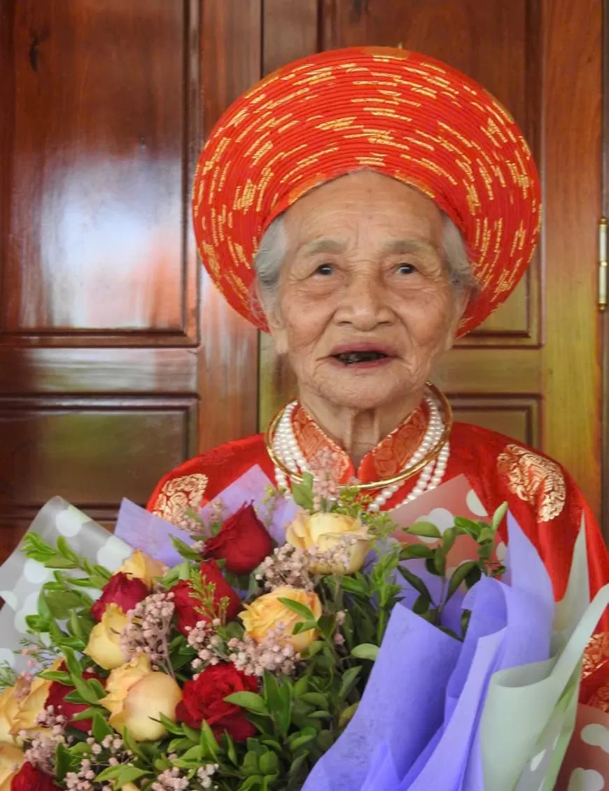 Mệ Thái, người hàng xóm tốt bụng