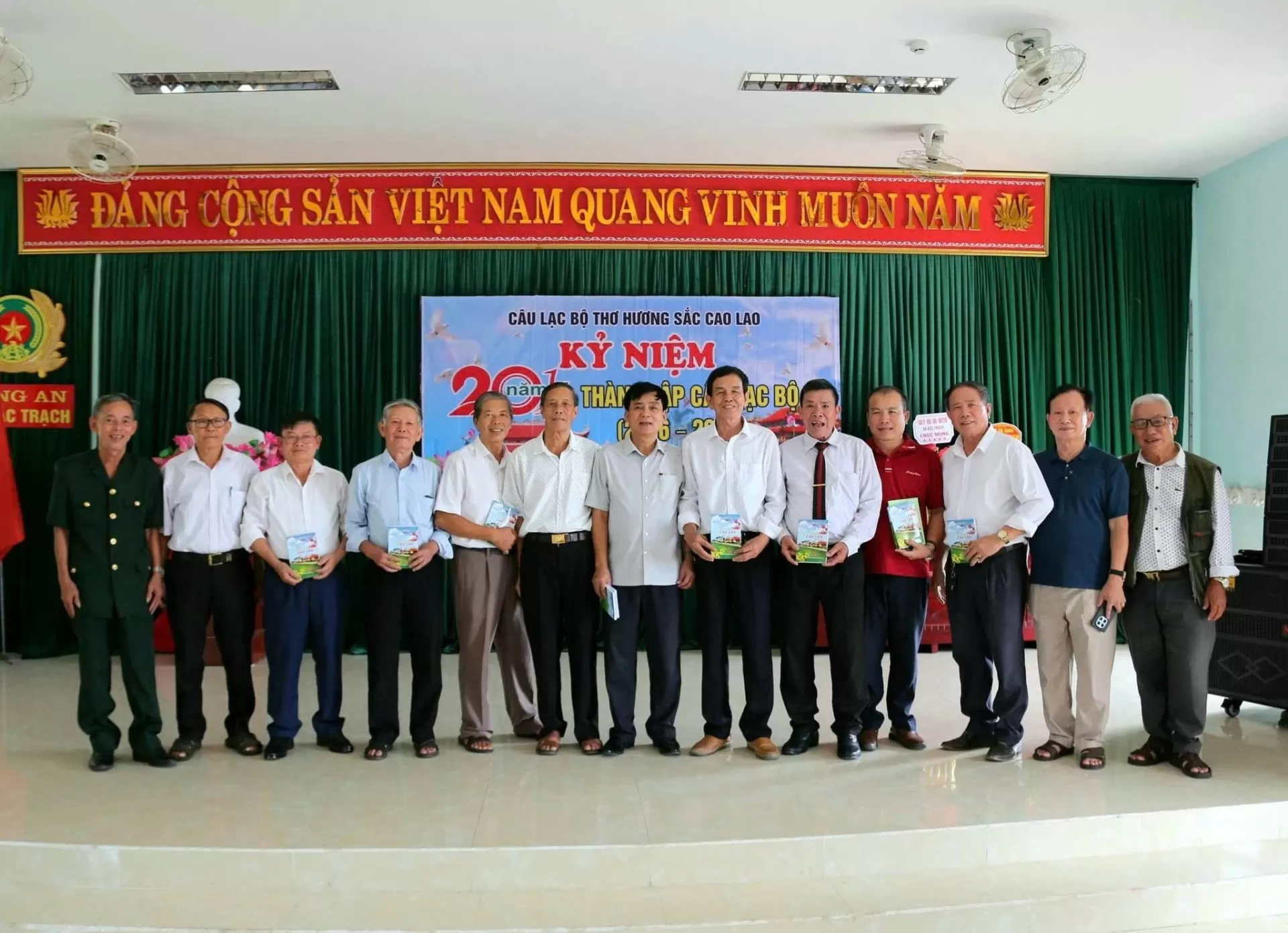 Kỷ niệm 20 năm thành lập Câu lạc Bộ Hương Sắc Cao Lao
