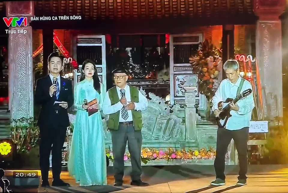 Dòng sông nặng nghĩa ân tình